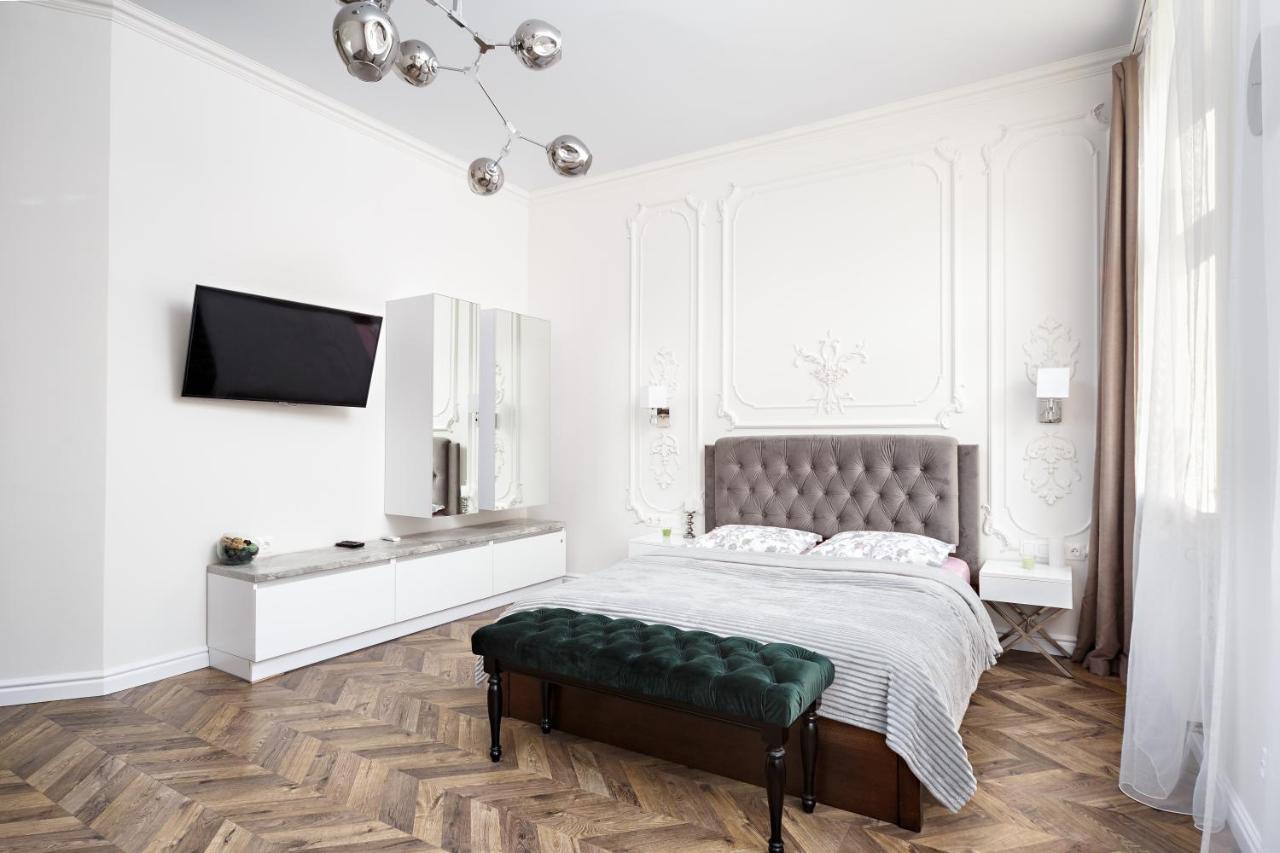Green Apartment Lviv Extérieur photo