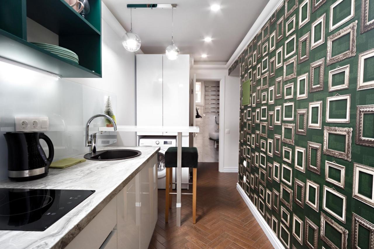 Green Apartment Lviv Extérieur photo
