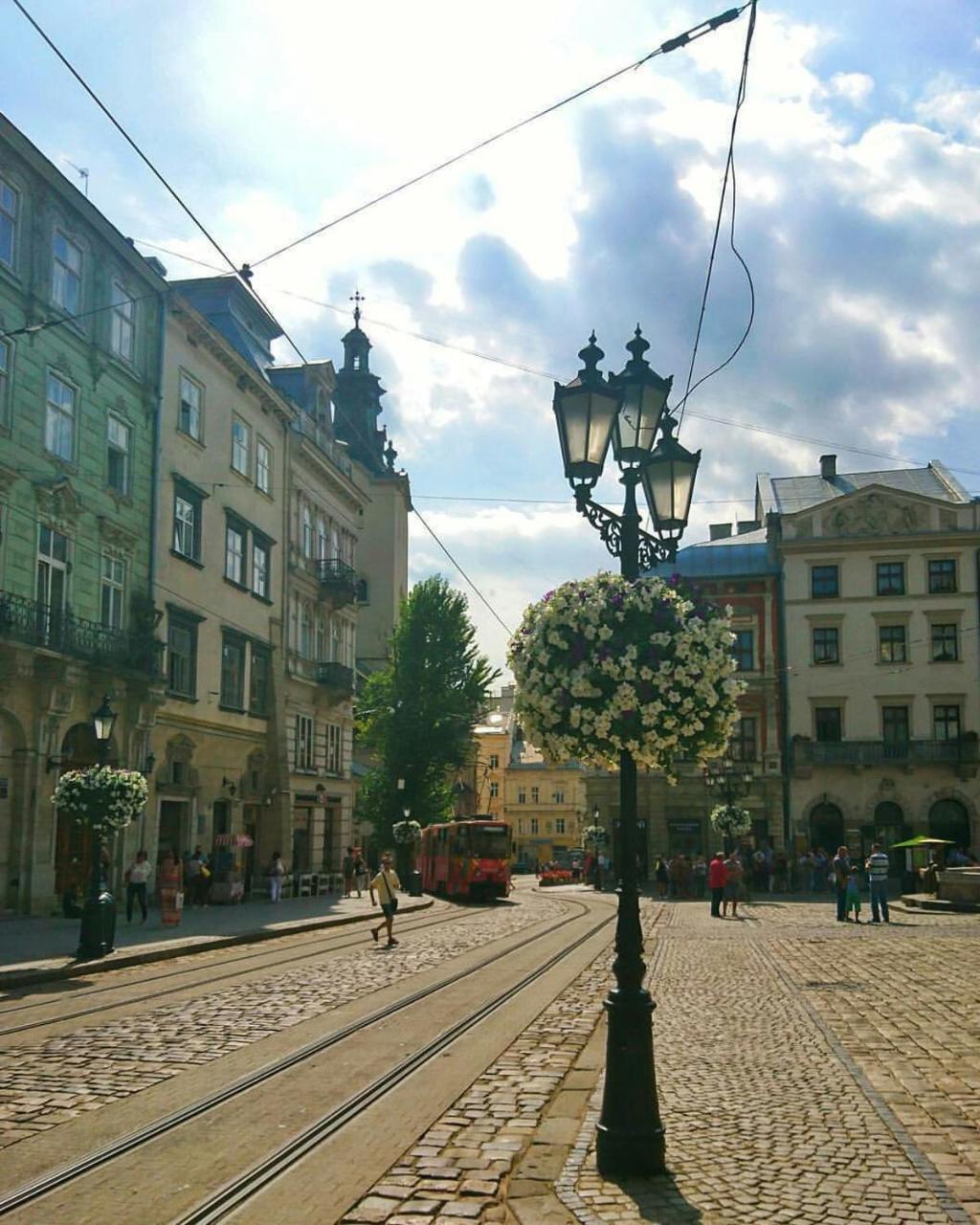 Green Apartment Lviv Extérieur photo