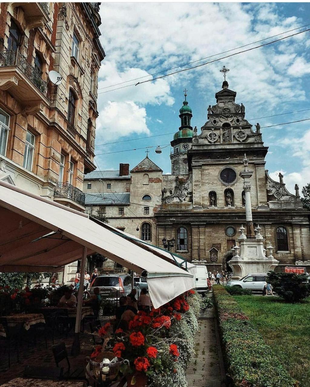 Green Apartment Lviv Extérieur photo